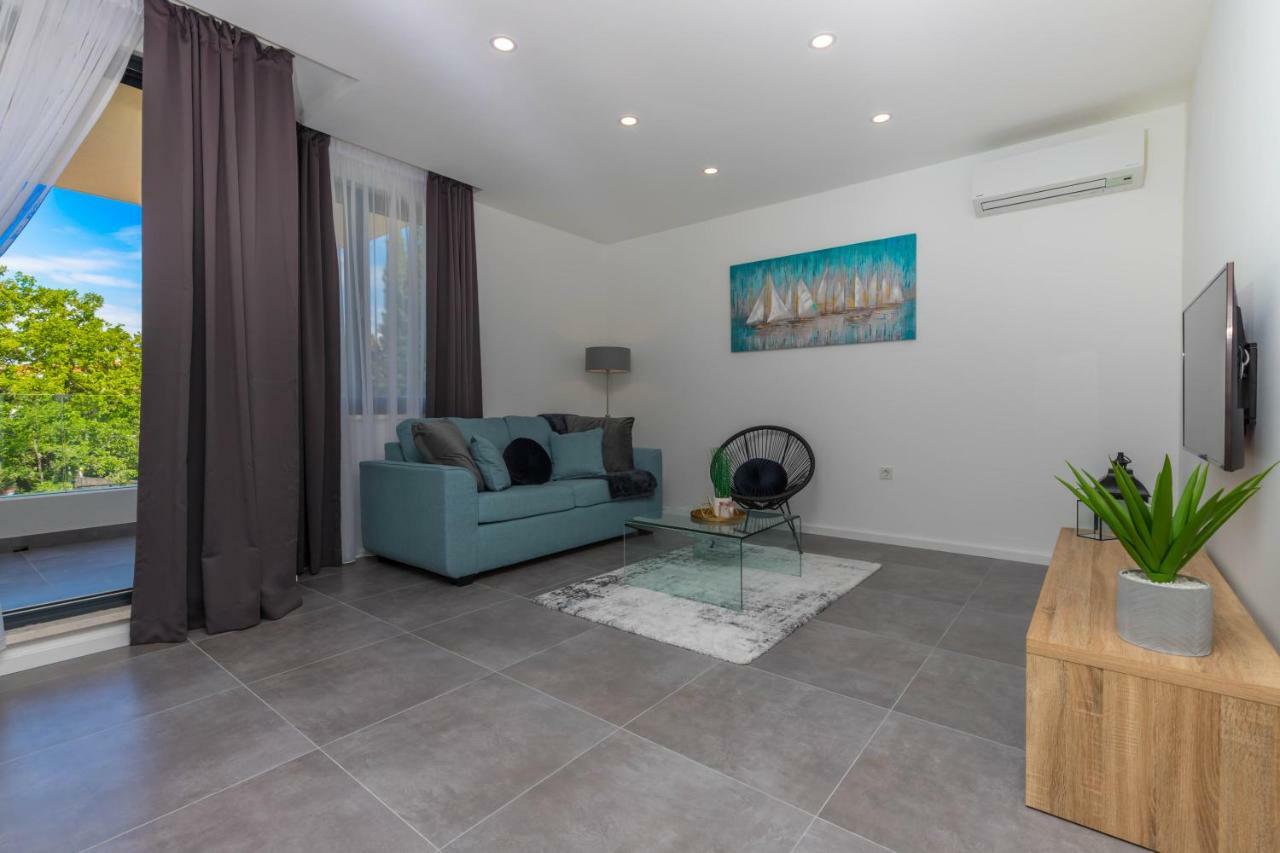 Apartments Ines Selce Exterior foto