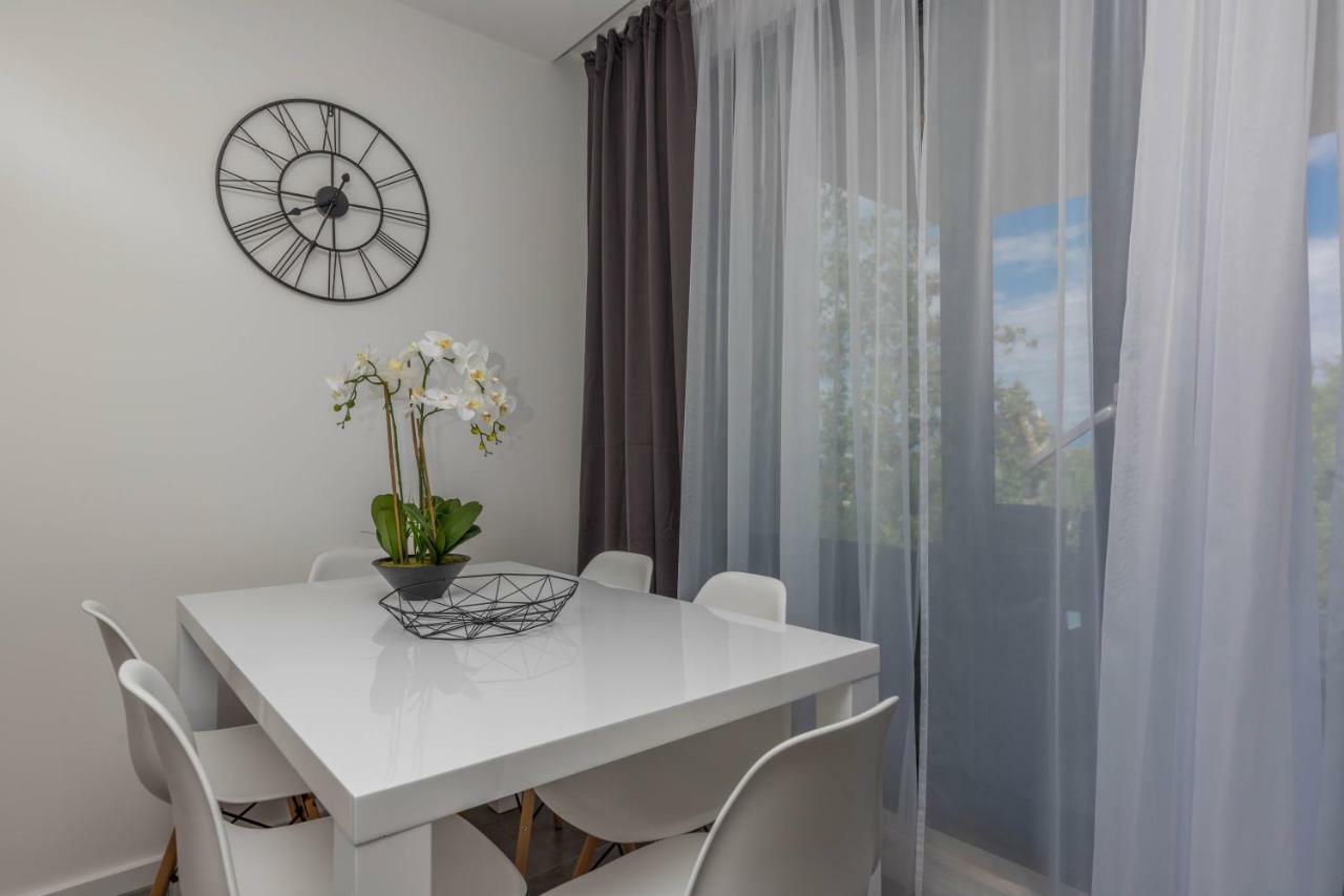 Apartments Ines Selce Exterior foto