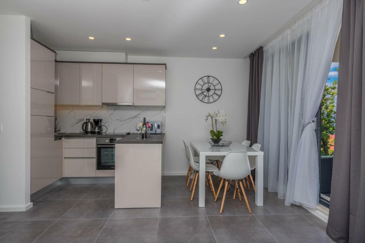 Apartments Ines Selce Exterior foto